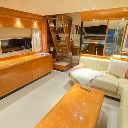 Sleep Under The Stars. Botel *