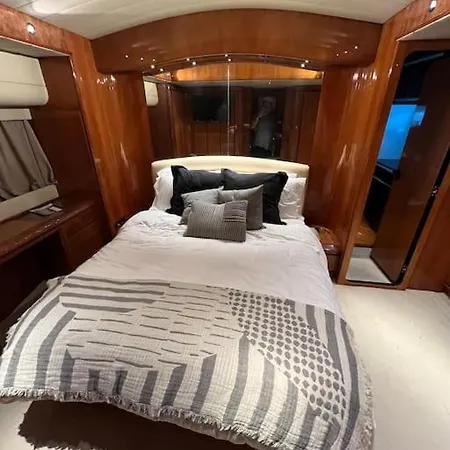 Botel Sleep Under The Stars.